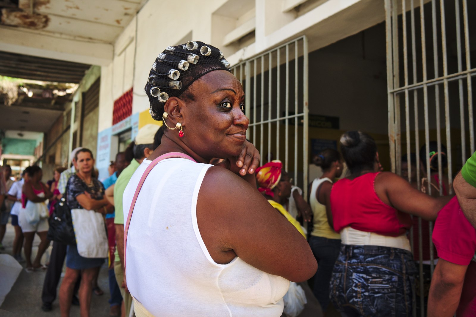 Abertura de uma mercearia em Havana.